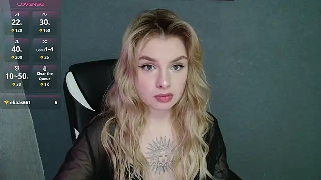 Snapshot of AngelicaHollywood chatting on October 27, 9:38 pm AngelicaHollywood online show from October 27, 9:38 pm