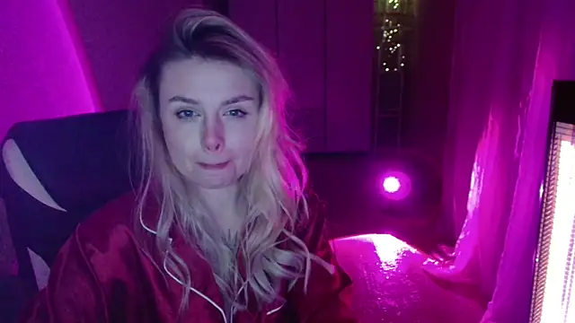 Snapshot of AngelicaHollywood chatting on February 11, 8:20 pm AngelicaHollywood online show from February 11, 8:20 pm