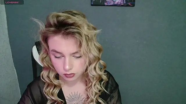 Snapshot of AngelicaHollywood chatting on October 26, 8:09 pm AngelicaHollywood online show from October 26, 8:09 pm