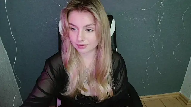 Snapshot of AngelicaHollywood chatting on November 22, 4:17 pm AngelicaHollywood online show from November 22, 4:17 pm