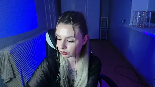 Snapshot of AngelicaHollywood chatting on February 22, 8:21 pm AngelicaHollywood online show from February 22, 8:21 pm