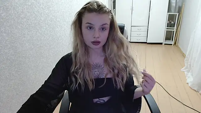 Snapshot of AngelicaHollywood chatting on November 26, 9:26 pm AngelicaHollywood online show from November 26, 9:26 pm