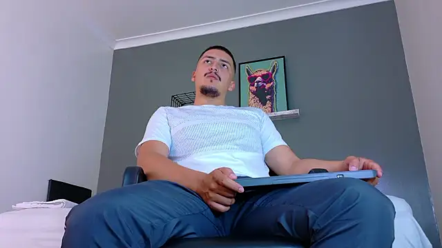 MrFox   online show from March 9, 6:11 pm