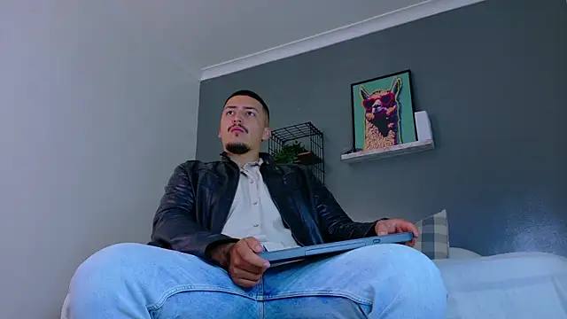 MrFox   online show from April 1, 11:44 am