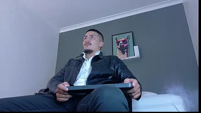 MrFox   online show from April 4, 11:50 am