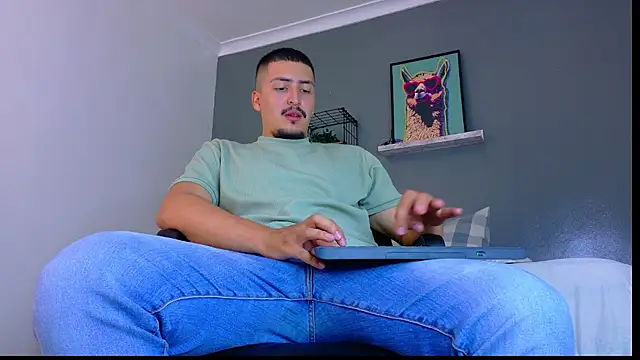 MrFox   online show from April 7, 7:48 pm