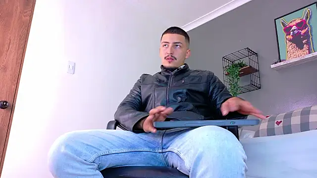 MrFox   online show from March 8, 4:32 pm