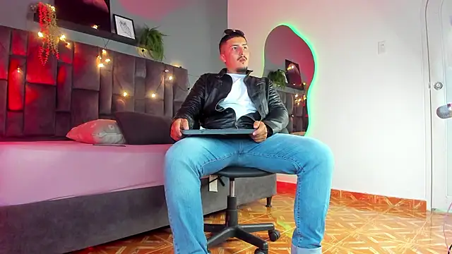 MrFox   online show from February 5, 7:32 pm