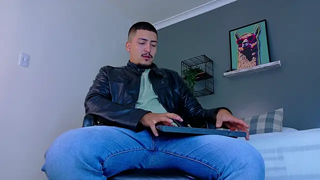 MrFox   online show from March 6, 11:38 am