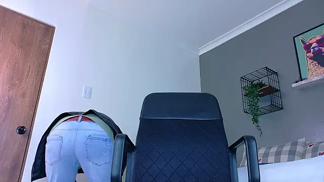 MrFox   online show from March 13, 10:37 pm