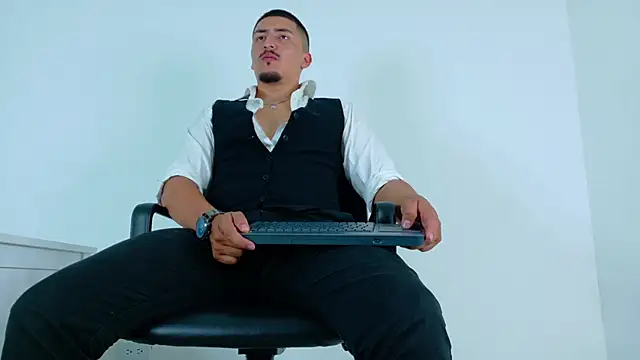 MrFox   online show from October 23, 7:23 pm