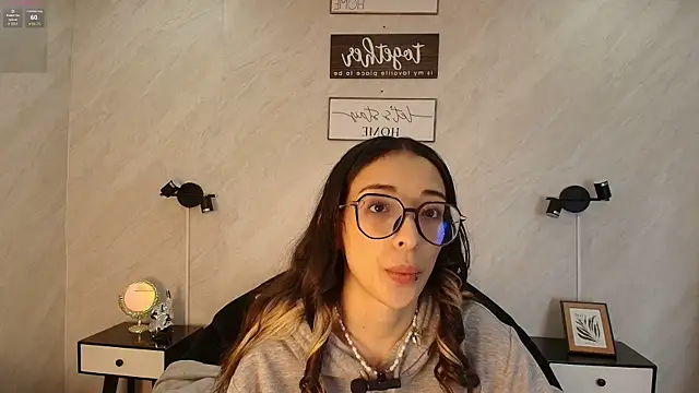 Emilia Bons online show from February 24, 1:56 pm