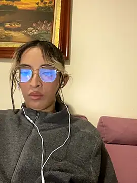 Snapshot of Emilia_Bons chatting on September 19, 2:04 am Emilia Bons online show from September 19, 2:04 am