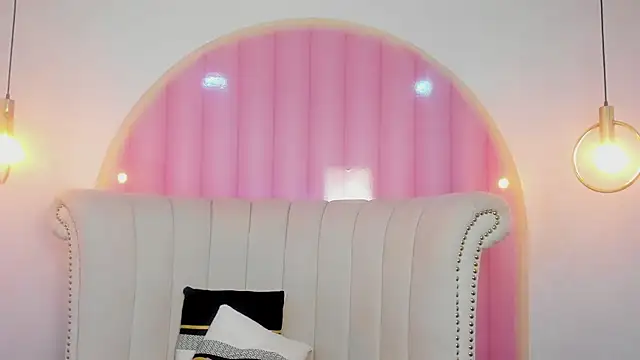 Emilia Bons online show from January 8, 1:22 am