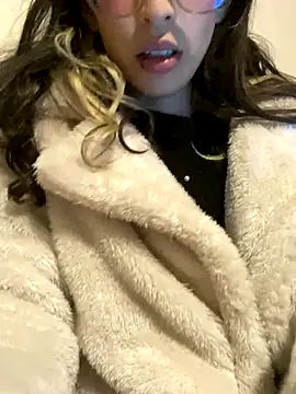 Snapshot of Emilia_Bons chatting on October 17, 2:48 am Emilia Bons online show from October 17, 2:48 am