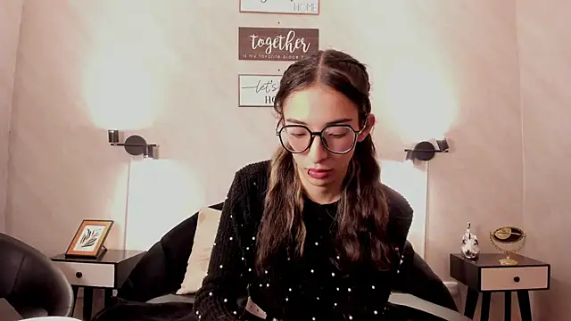 Emilia Bons online show from January 16, 1:37 pm