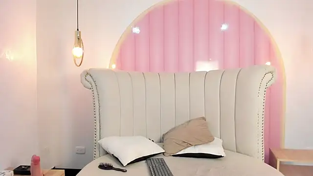 Emilia Bons online show from January 14, 12:42 pm