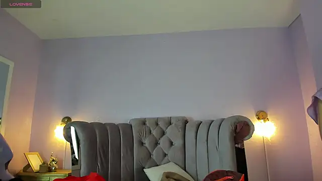 Emilia Bons online show from March 14, 2:39 am