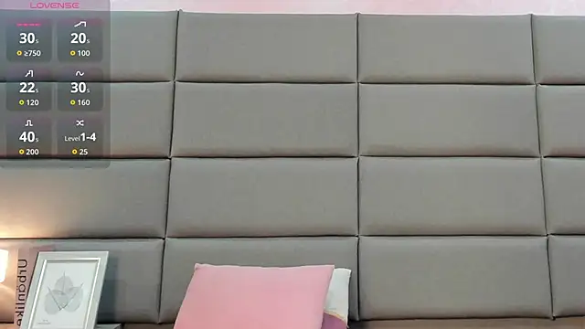 Emilia Bons online show from March 12, 1:59 pm