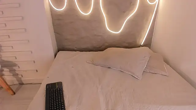 HannahToons online show from April 14, 3:55 am