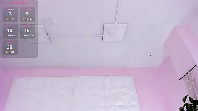 Snapshot of HannahToons chatting on November 27, 10:54 pm HannahToons online show from November 27, 10:54 pm