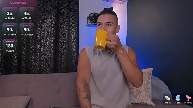 MarkSantozz online show from October 24, 6:51 pm