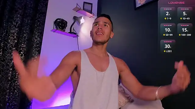 MarkSantozz online show from February 10, 5:56 pm