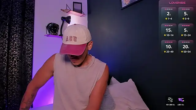 MarkSantozz online show from April 15, 7:29 pm