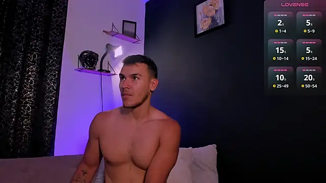 MarkSantozz online show from April 7, 9:16 pm