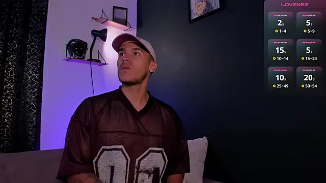 MarkSantozz online show from April 13, 5:50 pm