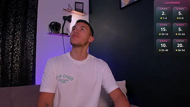 MarkSantozz online show from April 12, 10:02 pm