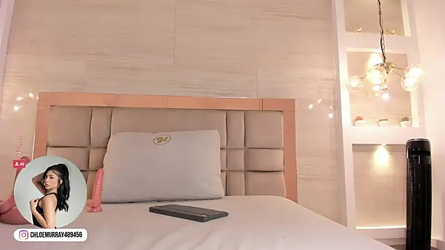 chloe murray online show from March 28, 11:44 am