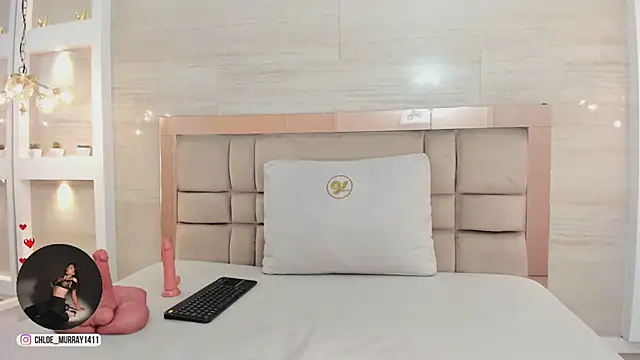 chloe murray online show from February 25, 12:49 pm