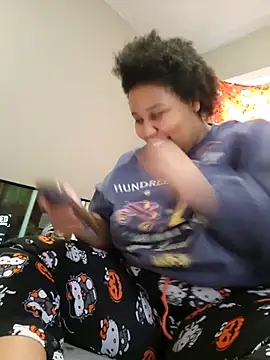 chocolate bella online show from March 16, 9:50 pm