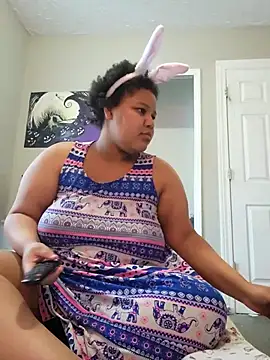 chocolate bella online show from April 5, 3:30 pm