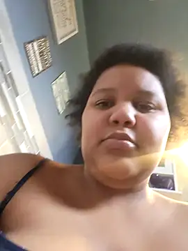 chocolate bella online show from February 21, 5:15 pm