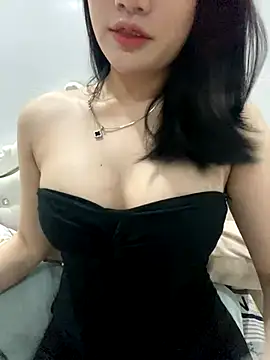Snapshot of Beiiu_18 chatting on October 9, 8:42 pm Beiiu 18 online show from October 9, 8:42 pm