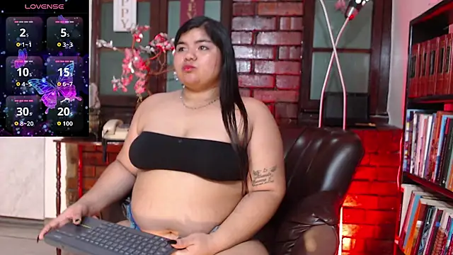 Lia Arellano online show from October 25, 7:03 pm