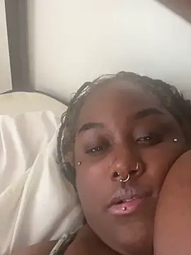 Snapshot of Cocomamii1 chatting on February 13, 9:48 pm Cocomamii1 online show from February 13, 9:48 pm