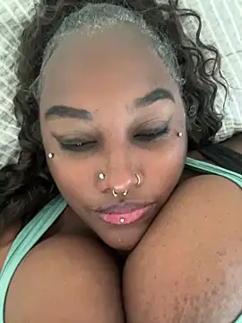 Cocomamii1 online show from May 28, 6:36 pm