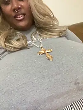 Snapshot of Cocomamii1 chatting on November 3, 3:56 am Cocomamii1 online show from November 3, 3:56 am