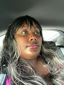 Cocomamii1 online show from April 6, 5:25 pm