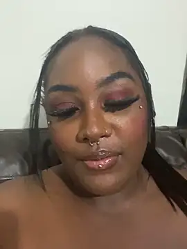 Snapshot of Cocomamii1 chatting on November 14, 6:39 am Cocomamii1 online show from November 14, 6:39 am