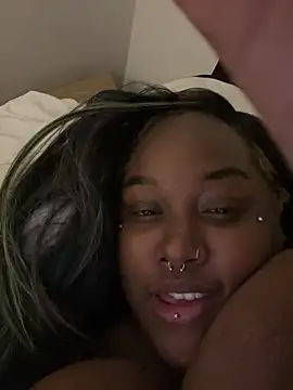 Snapshot of Cocomamii1 chatting on February 19, 4:09 am Cocomamii1 online show from February 19, 4:09 am