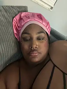 Snapshot of Cocomamii1 chatting on January 18, 8:51 am Cocomamii1 online show from January 18, 8:51 am