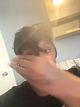 Snapshot of Cocomamii1 chatting on December 17, 11:43 pm Cocomamii1 online show from December 17, 11:43 pm