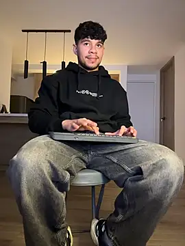 austin spears  online show from February 11, 4:01 am