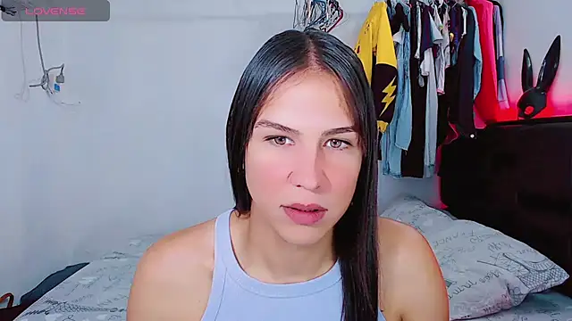 Snapshot of Azley_sweet chatting on June 21, 3:18 pm Azley sweet online show from June 21, 3:18 pm