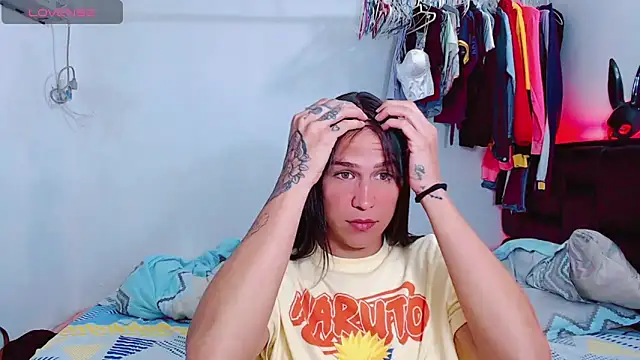 Snapshot of Azley_sweet chatting on June 4, 6:56 pm Azley sweet online show from June 4, 6:56 pm