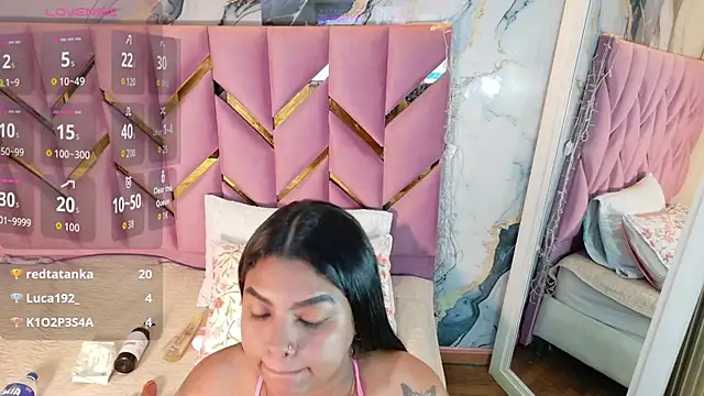 curvybrunnett online show from October 18, 2:46 am